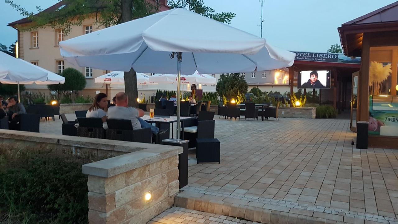 Hotel Libero Milicz Esterno foto