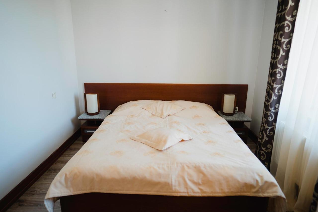Hotel Libero Milicz Esterno foto