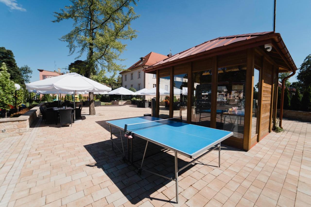 Hotel Libero Milicz Esterno foto