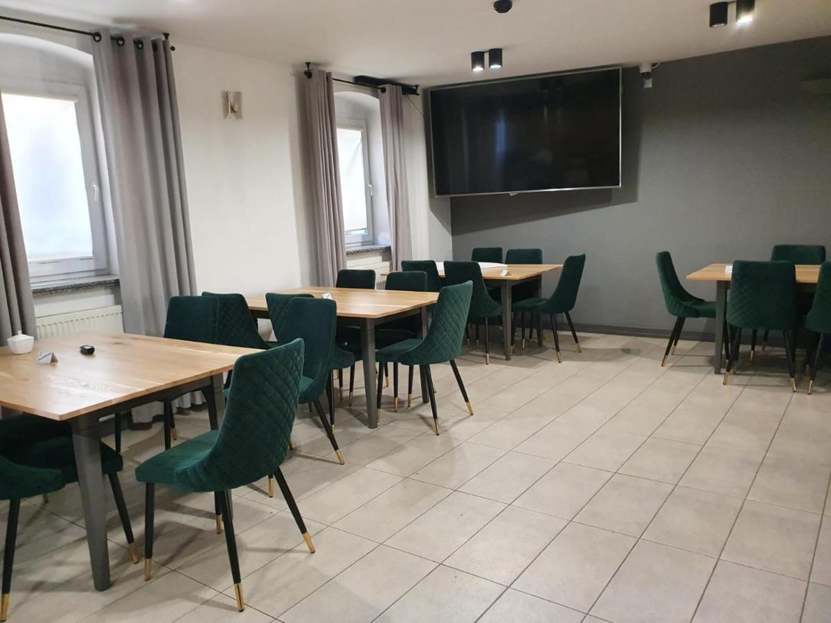 Hotel Libero Milicz Esterno foto