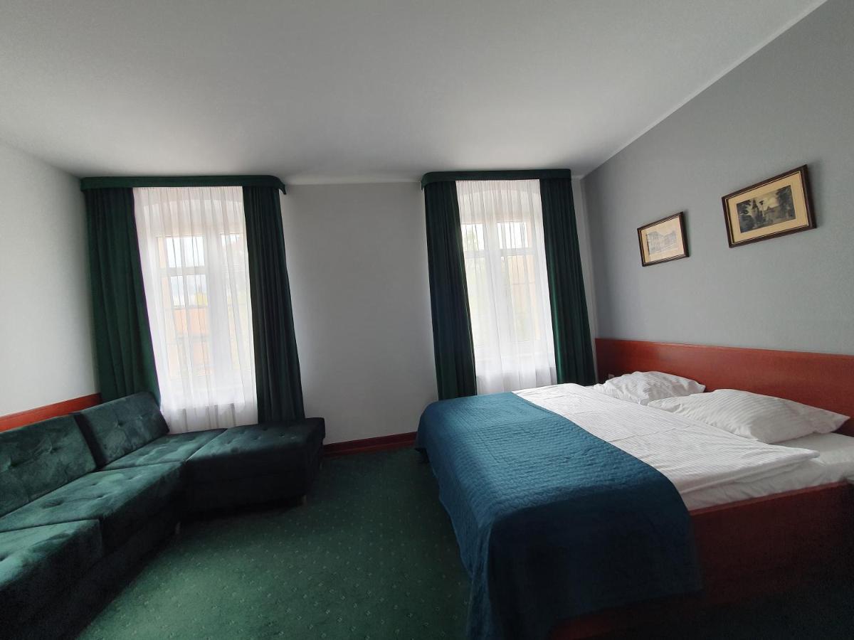 Hotel Libero Milicz Esterno foto