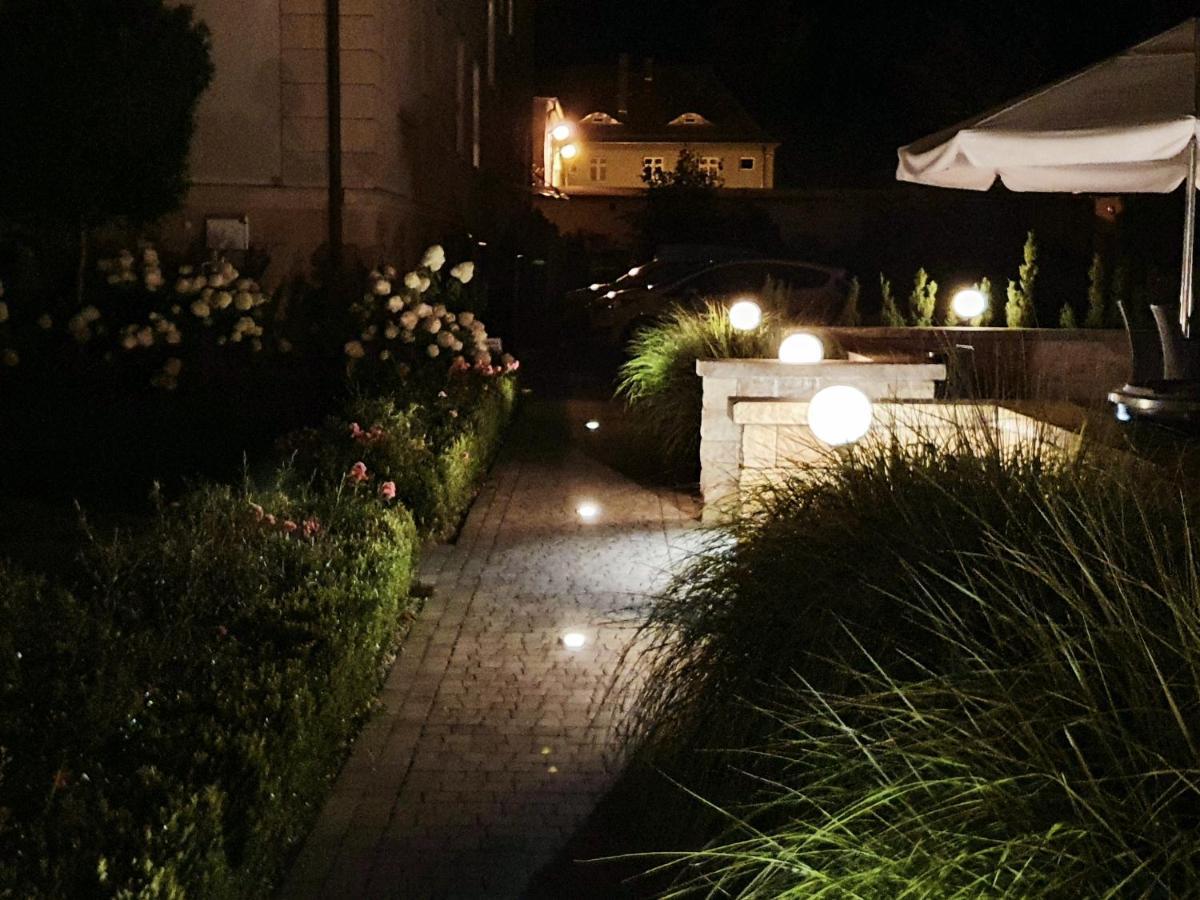 Hotel Libero Milicz Esterno foto