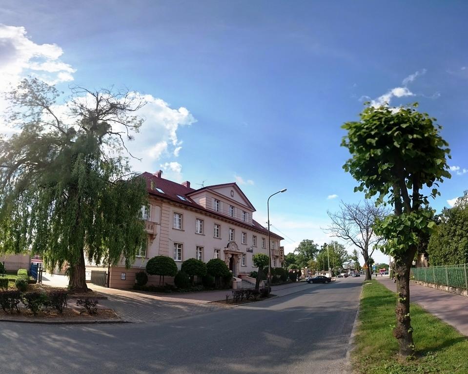 Hotel Libero Milicz Esterno foto