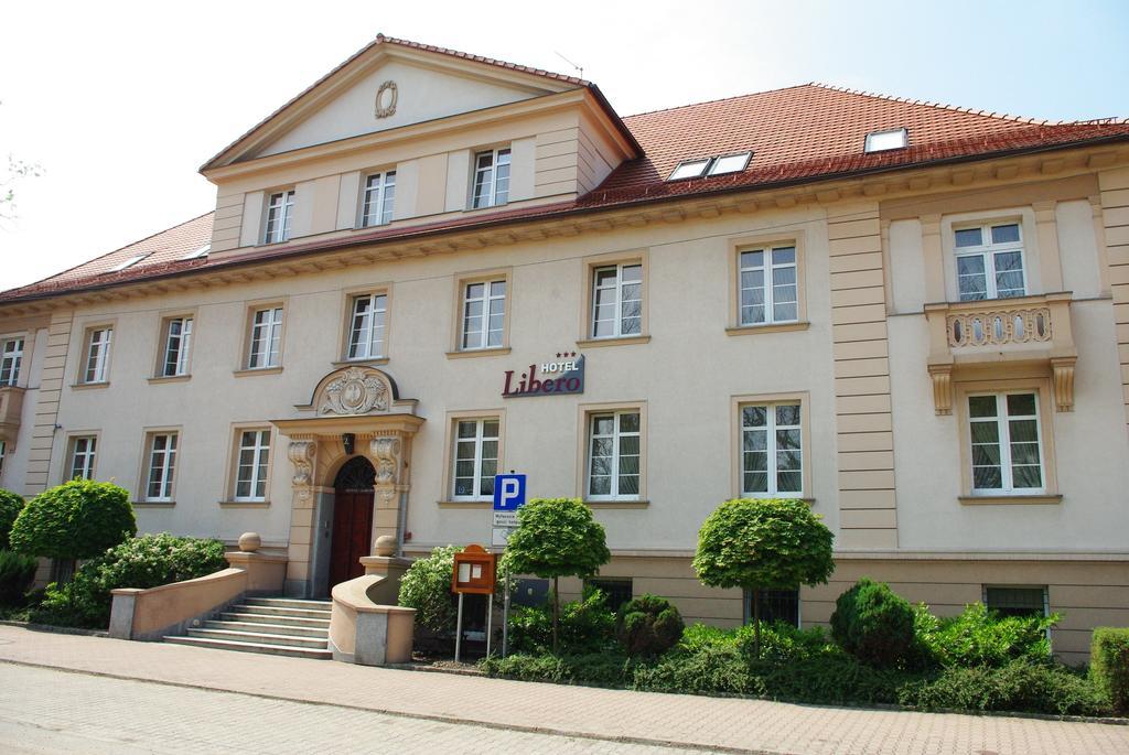 Hotel Libero Milicz Esterno foto